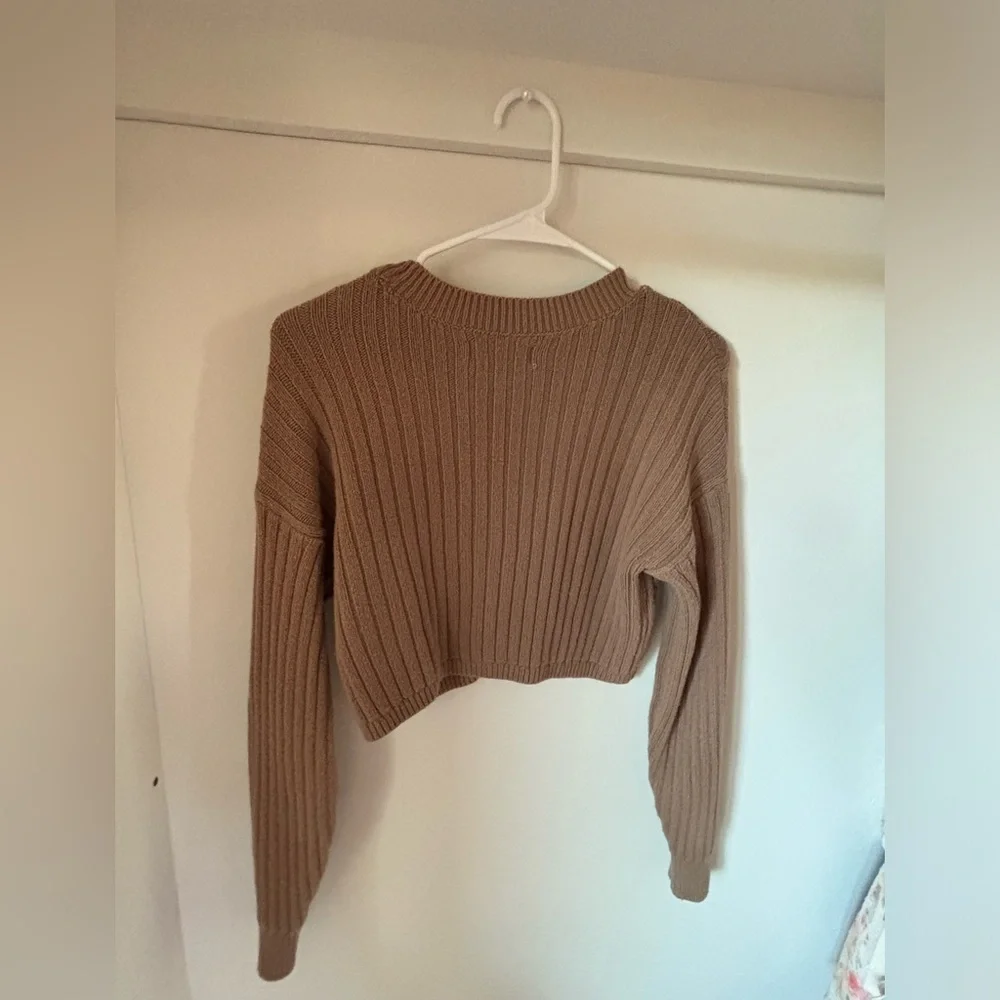 Hollister; Cropped Knit Cardigan - Picture 2 of 3